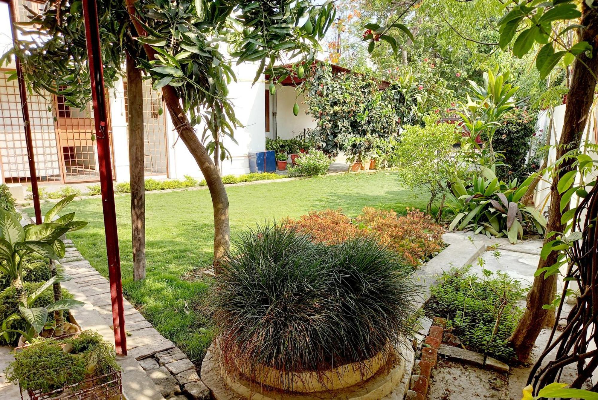 Garden View Residency Bed & Breakfast Lucknow Ngoại thất bức ảnh